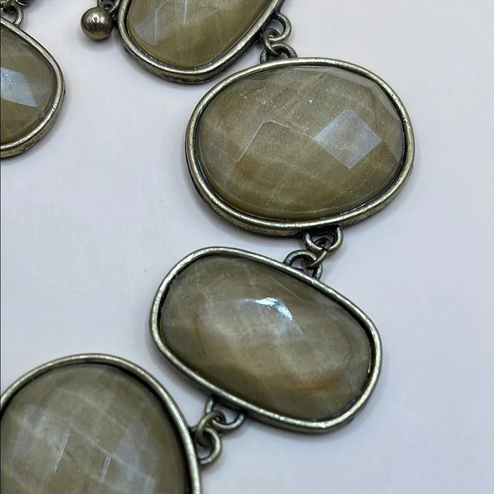 Beautiful large beige brassy faceted station style Bracelet signed Avon